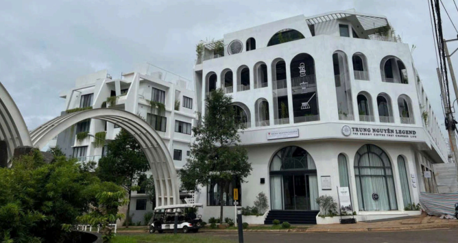 Hình ảnh thi công thực tế Trần Nhôm Gia Huy