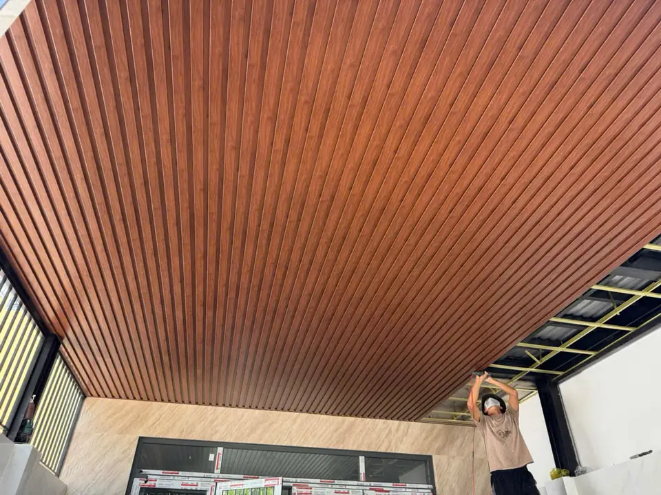 Hướng dẫn lựa chọn độ dày tấm trần nhôm phù hợp từng hạng mục